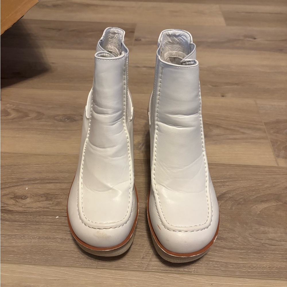 Pierre Dumas White Ankle Boots - Picture 2 of 4